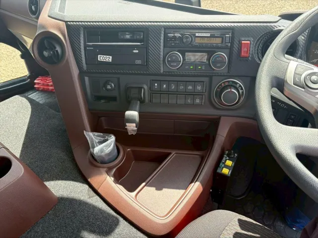 日野 プロフィア 2DG-FS1AGE(6x4)の写真22