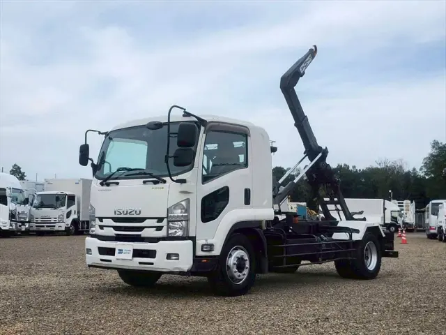 いすゞ フォワード LKG-FTR90S2の写真1