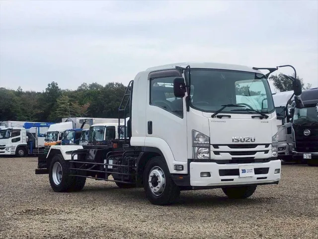 いすゞ フォワード LKG-FTR90S2(2WD)の写真2