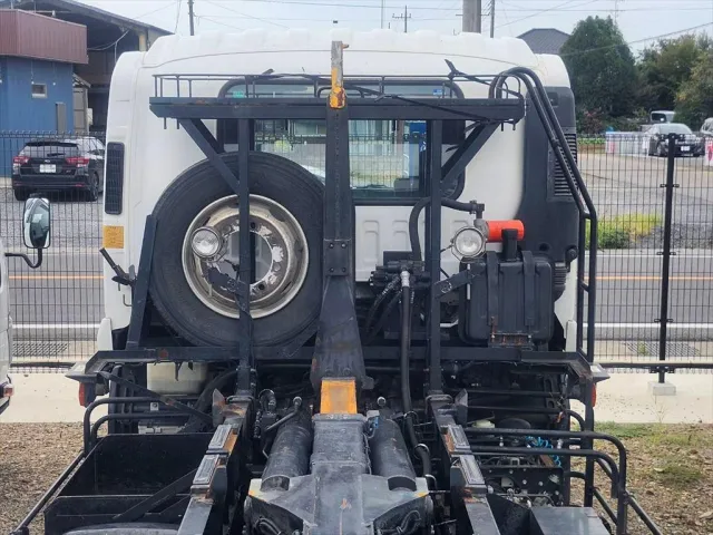 いすゞ フォワード LKG-FTR90S2(2WD)の写真7