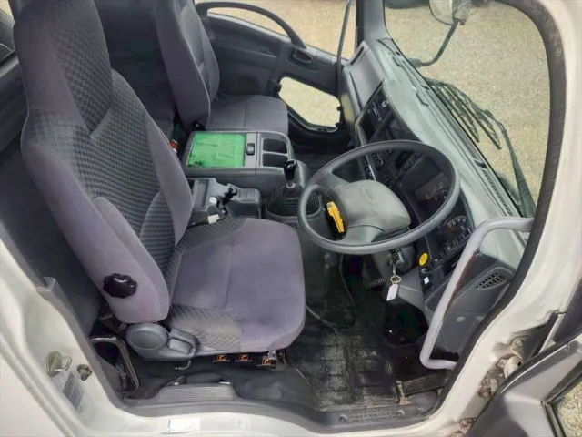 いすゞ フォワード LKG-FTR90S2(2WD)の写真21