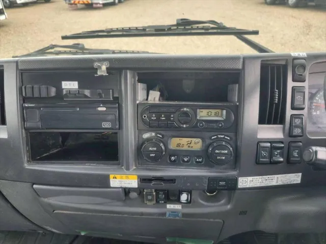 いすゞ フォワード LKG-FTR90S2(2WD)の写真22