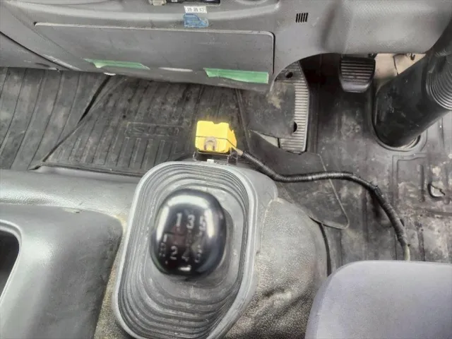 いすゞ フォワード LKG-FTR90S2(2WD)の写真23