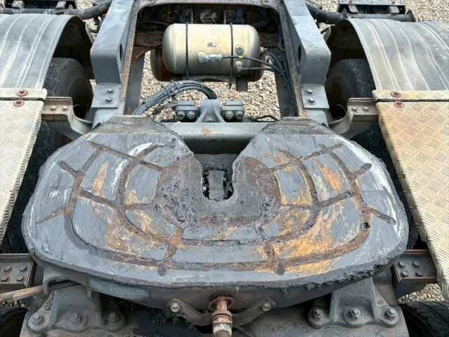 日野 プロフィア QDG-SS1EKDA(6x4)の写真9