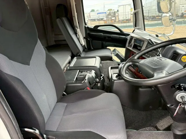 日野 プロフィア QDG-SS1EKDA(6x4)の写真21