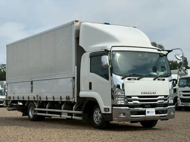 いすゞ フォワード 2RG-FRR90T2(2WD)の写真2