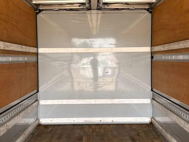 いすゞ フォワード 2RG-FRR90T2(2WD)の写真7