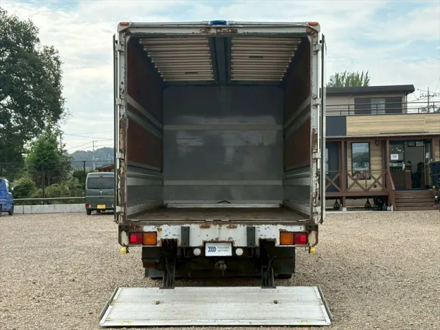 いすゞ フォワード 2RG-FRR90T2(2WD)の写真11