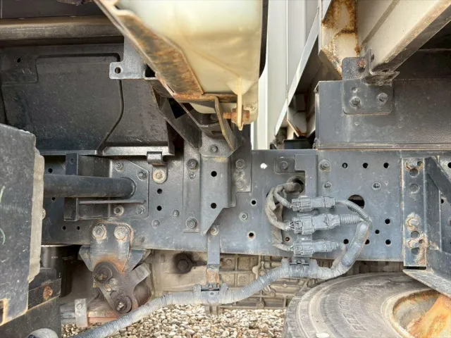 いすゞ フォワード 2RG-FRR90T2(2WD)の写真14