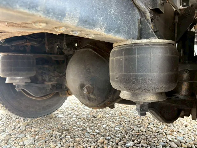 いすゞ フォワード 2RG-FRR90T2(2WD)の写真17