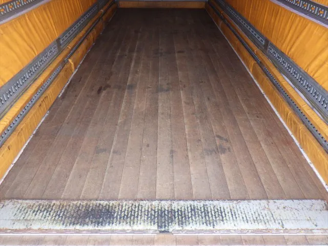 いすゞ フォワード PDG-FTR34T2(2WD)の写真8