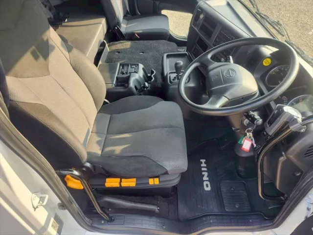 日野 プロフィア QPG-FS1AWEA(6x4)の写真21