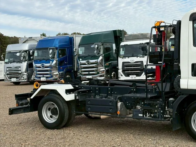 いすゞ フォワード 2RG-FRR90S2(2WD)の写真5