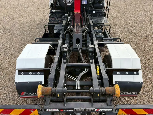 いすゞ フォワード 2RG-FRR90S2(2WD)の写真8