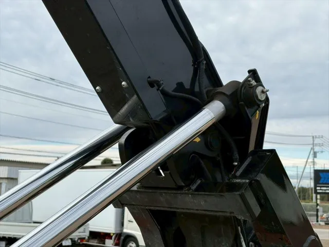 いすゞ フォワード 2RG-FRR90S2(2WD)の写真10