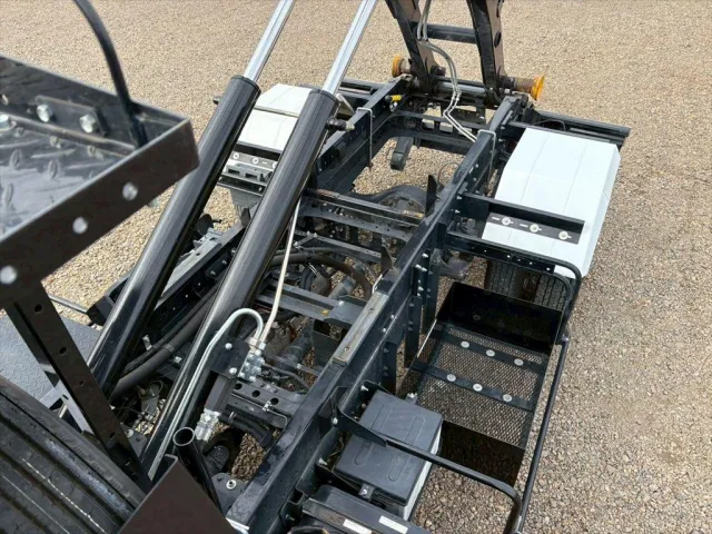 いすゞ フォワード 2RG-FRR90S2(2WD)の写真11