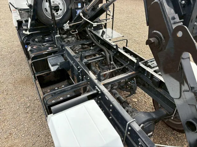 いすゞ フォワード 2RG-FRR90S2(2WD)の写真12