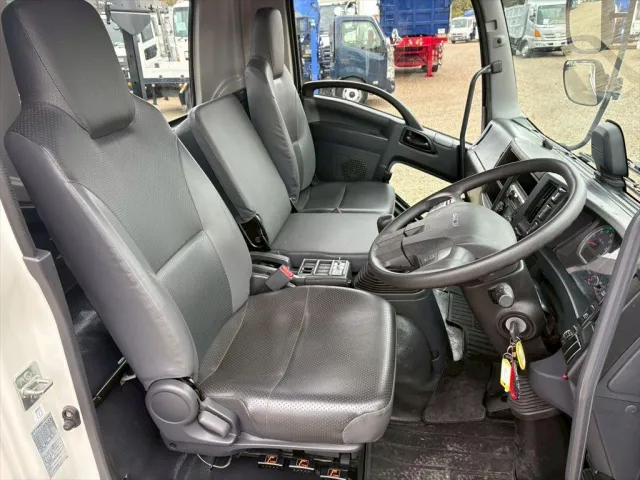 いすゞ フォワード 2RG-FRR90S2(2WD)の写真21