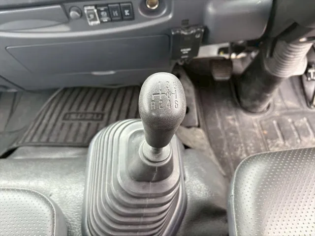 いすゞ フォワード 2RG-FRR90S2(2WD)の写真23