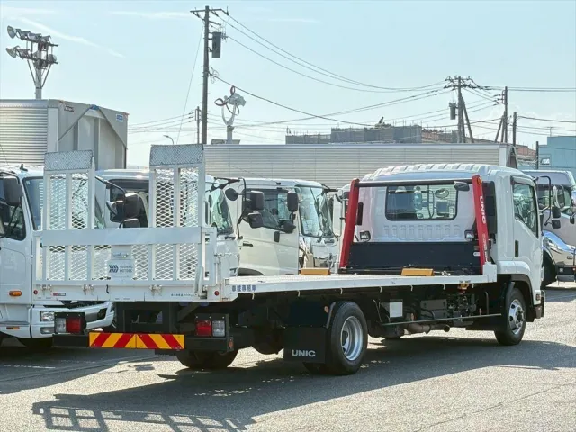 いすゞ フォワード 2RG-FRR90S2(2WD)の写真4