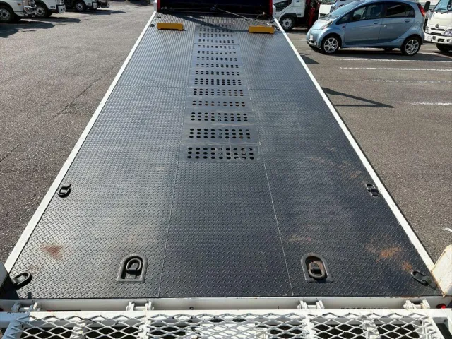 いすゞ フォワード 2RG-FRR90S2(2WD)の写真10