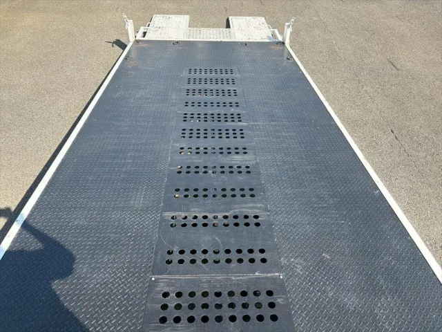 いすゞ フォワード 2RG-FRR90S2(2WD)の写真11