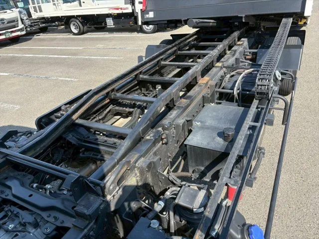 いすゞ フォワード 2RG-FRR90S2(2WD)の写真15