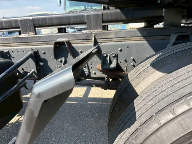 いすゞ フォワード 2RG-FRR90S2(2WD)の写真16