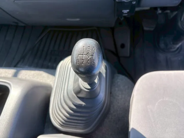 いすゞ フォワード 2RG-FRR90S2(2WD)の写真23