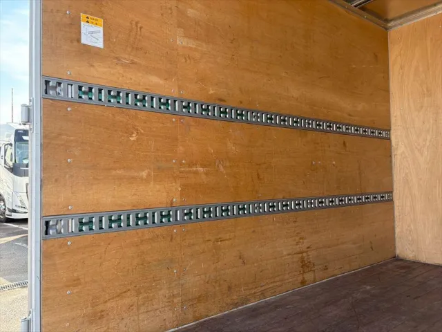 三菱 キャンター 2RG-FBA20(2WD)の写真11