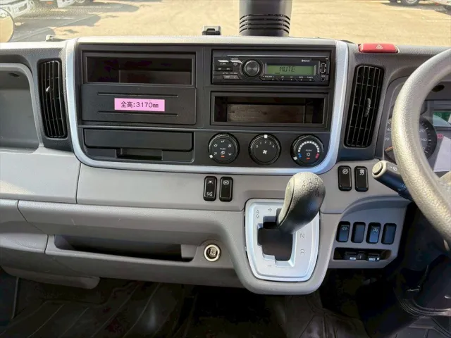 三菱 キャンター 2RG-FBA20(2WD)の写真22