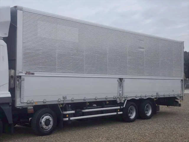 日野 プロフィア 2PG-FS74HZ(6x4)の写真6