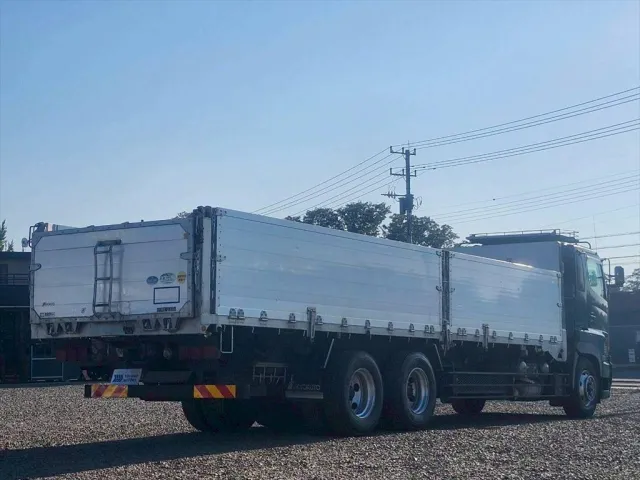 日野 プロフィア BDG-FR1EXYA(6x2)の写真4