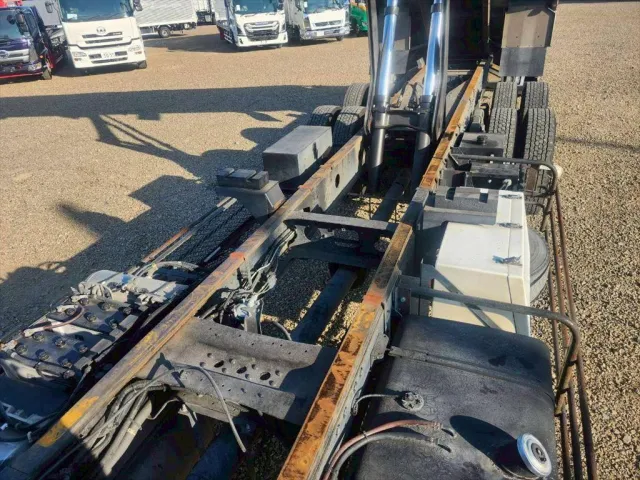 日野 プロフィア BDG-FR1EXYA(6x2)の写真15