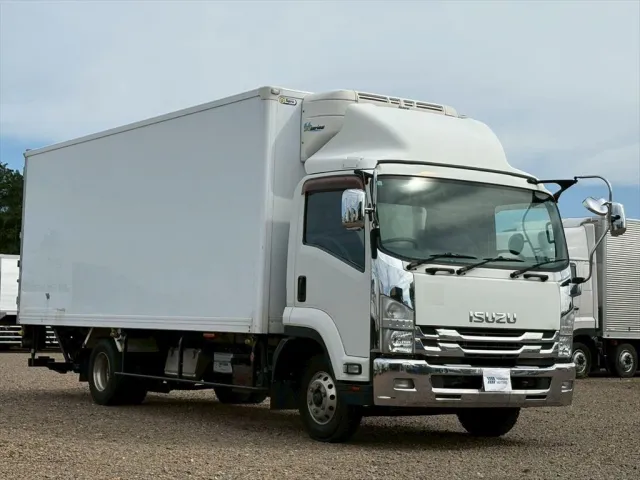 いすゞ フォワード TKG-FRR90T2(2WD)の写真2