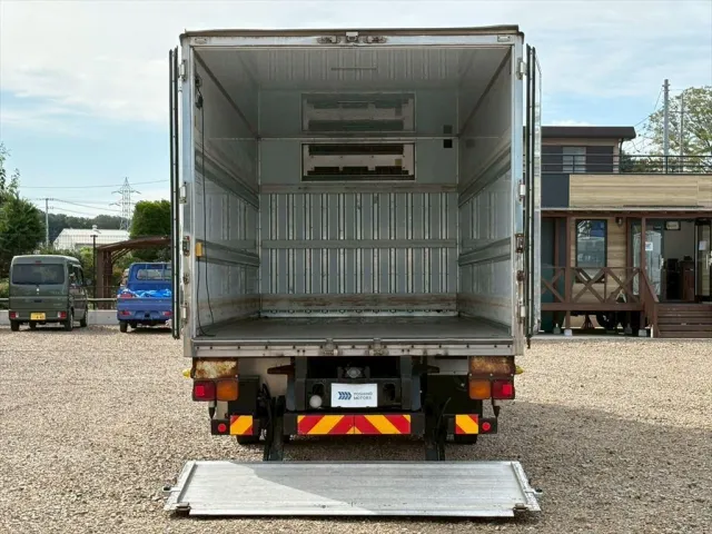 いすゞ フォワード TKG-FRR90T2(2WD)の写真11