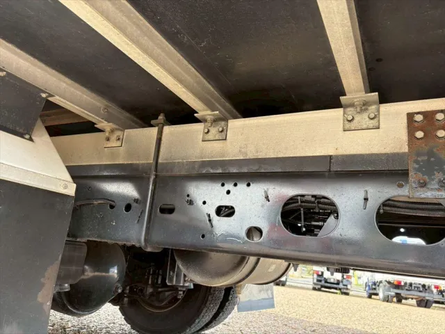 いすゞ フォワード TKG-FRR90T2(2WD)の写真15