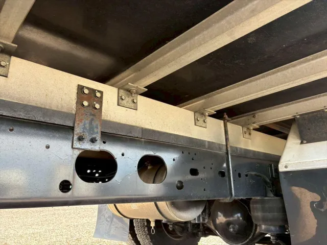 いすゞ フォワード TKG-FRR90T2(2WD)の写真16