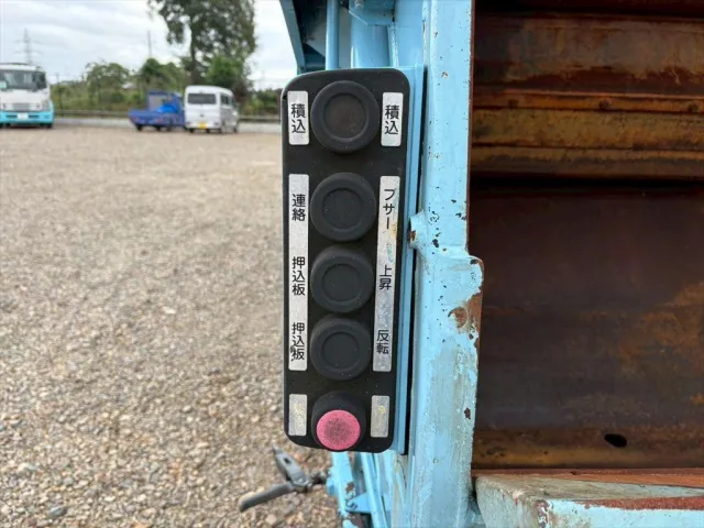 いすゞ エルフ SKG-NPR85YN(2WD)の写真15