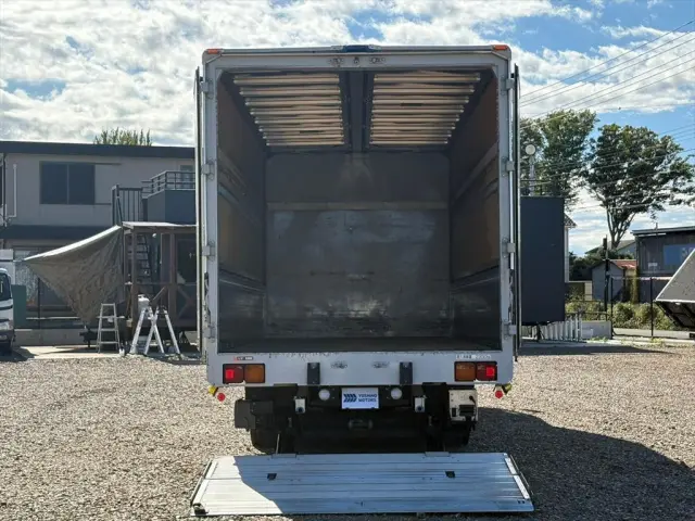 いすゞ フォワード 2RG-FRR90T2(2WD)の写真11