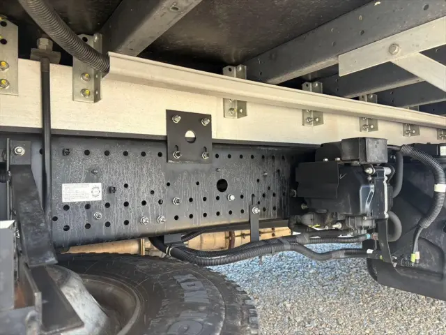 いすゞ フォワード 2RG-FRR90T2(2WD)の写真14