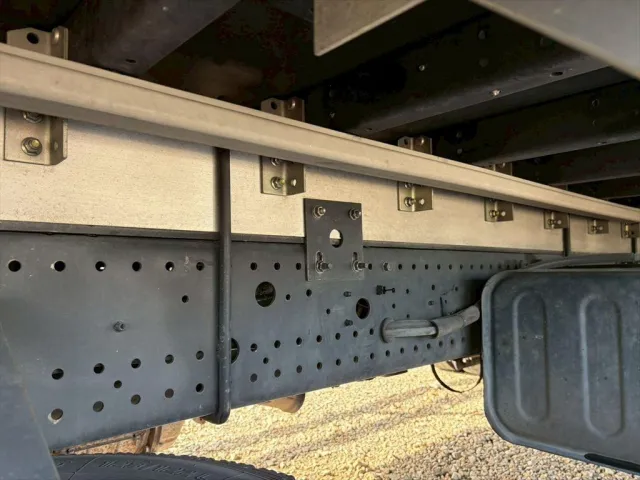 いすゞ フォワード TKG-FRR90T2(2WD)の写真15