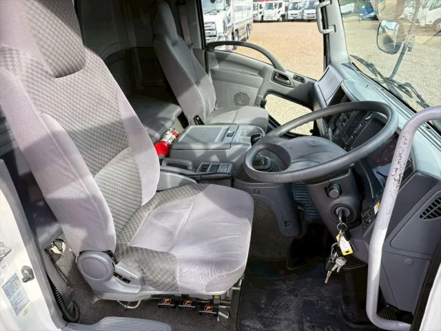 いすゞ フォワード TKG-FRR90T2(2WD)の写真21