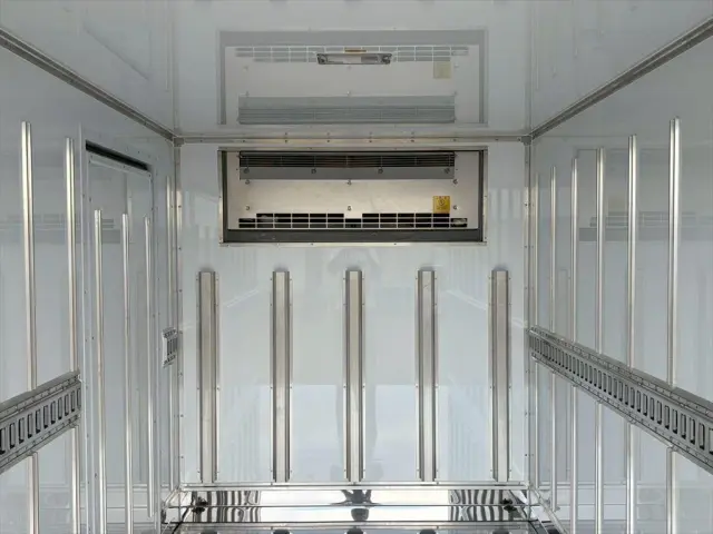 三菱 キャンター 2RG-FBA20(2WD)の写真7