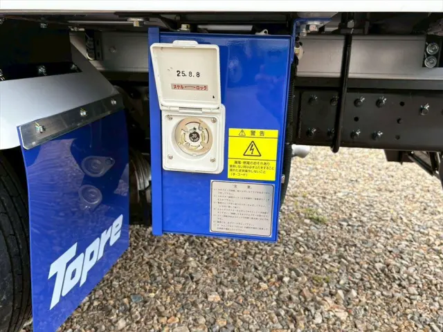 三菱 キャンター 2RG-FBA20(2WD)の写真15