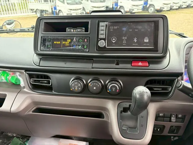 三菱 キャンター 2RG-FBA20(2WD)の写真22