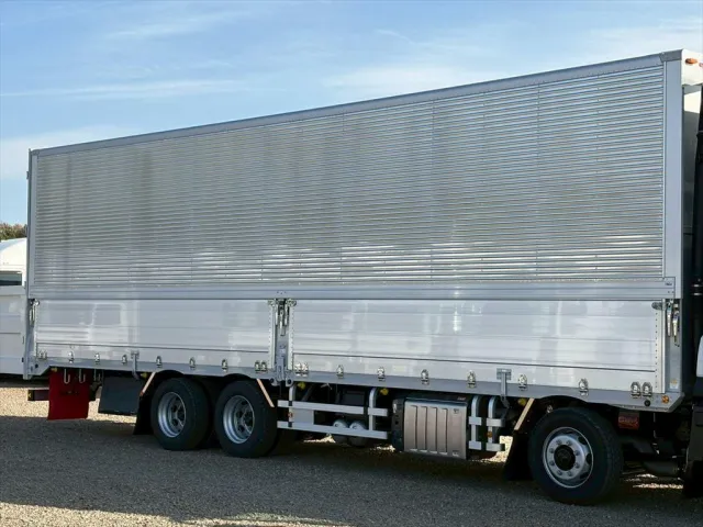 三菱 スーパーグレート 2PG-FS84VZ(8x4)の写真5