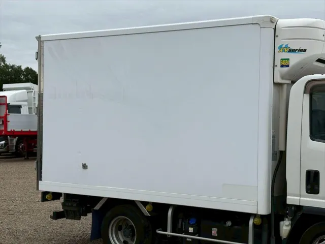 いすゞ エルフ 2RG-NLR88AN(2WD)の写真5