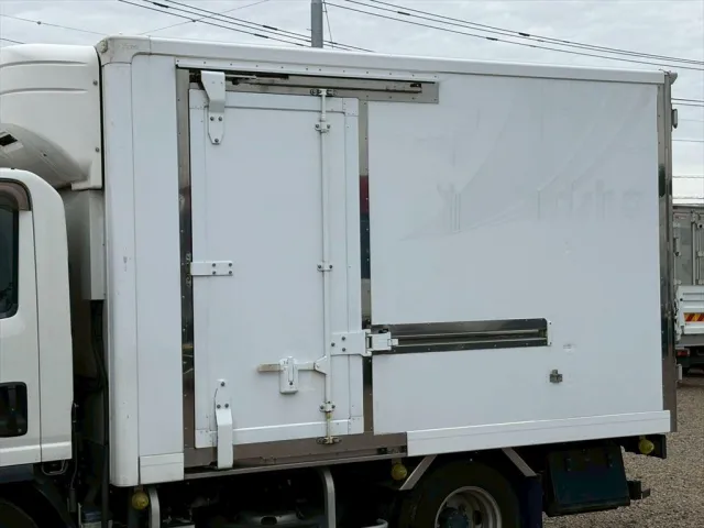 いすゞ エルフ 2RG-NLR88AN(2WD)の写真6