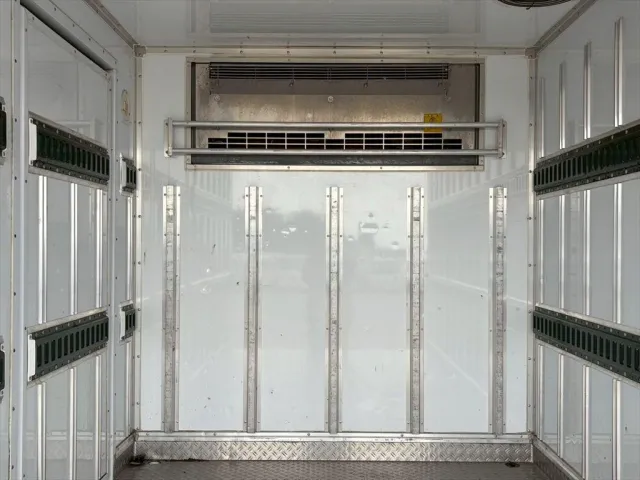 いすゞ エルフ 2RG-NLR88AN(2WD)の写真7